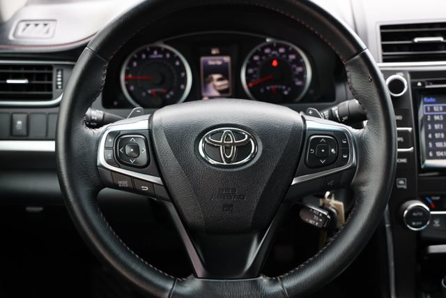 Certified 2017 Toyota Camry XSE FWD image 14