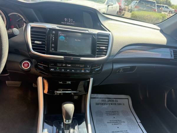 Used 2016 Honda Accord EX image 15