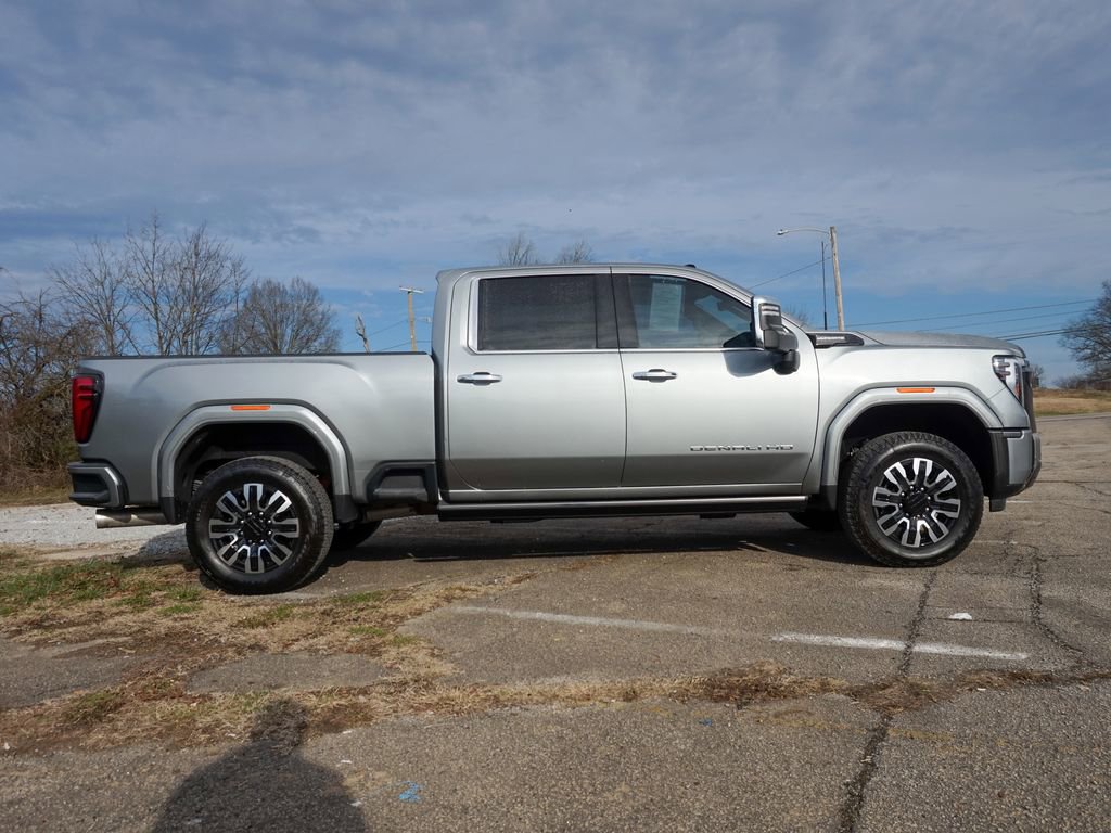 Used 2024 GMC Sierra 2500 Denali Ultimate image 3