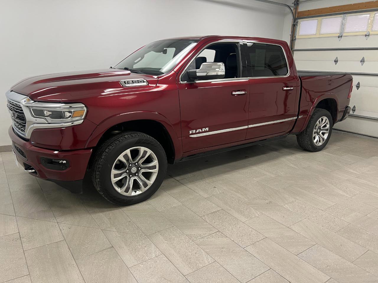 Used 2022 RAM 1500 Limited w/ Body Color Bumper Group AWD/4WD image 10