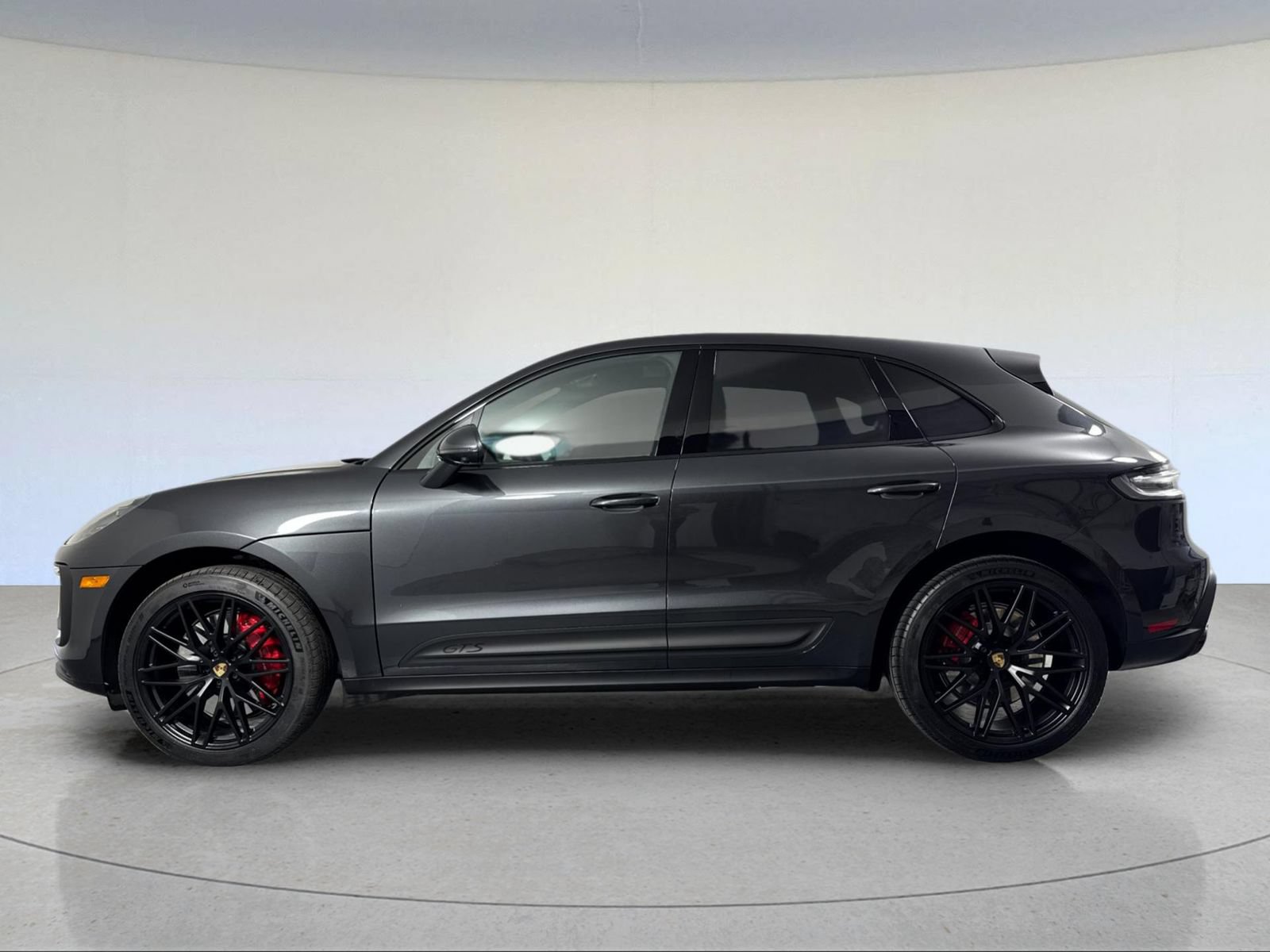 Certified 2024 Porsche Macan GTS AWD/4WD image 2