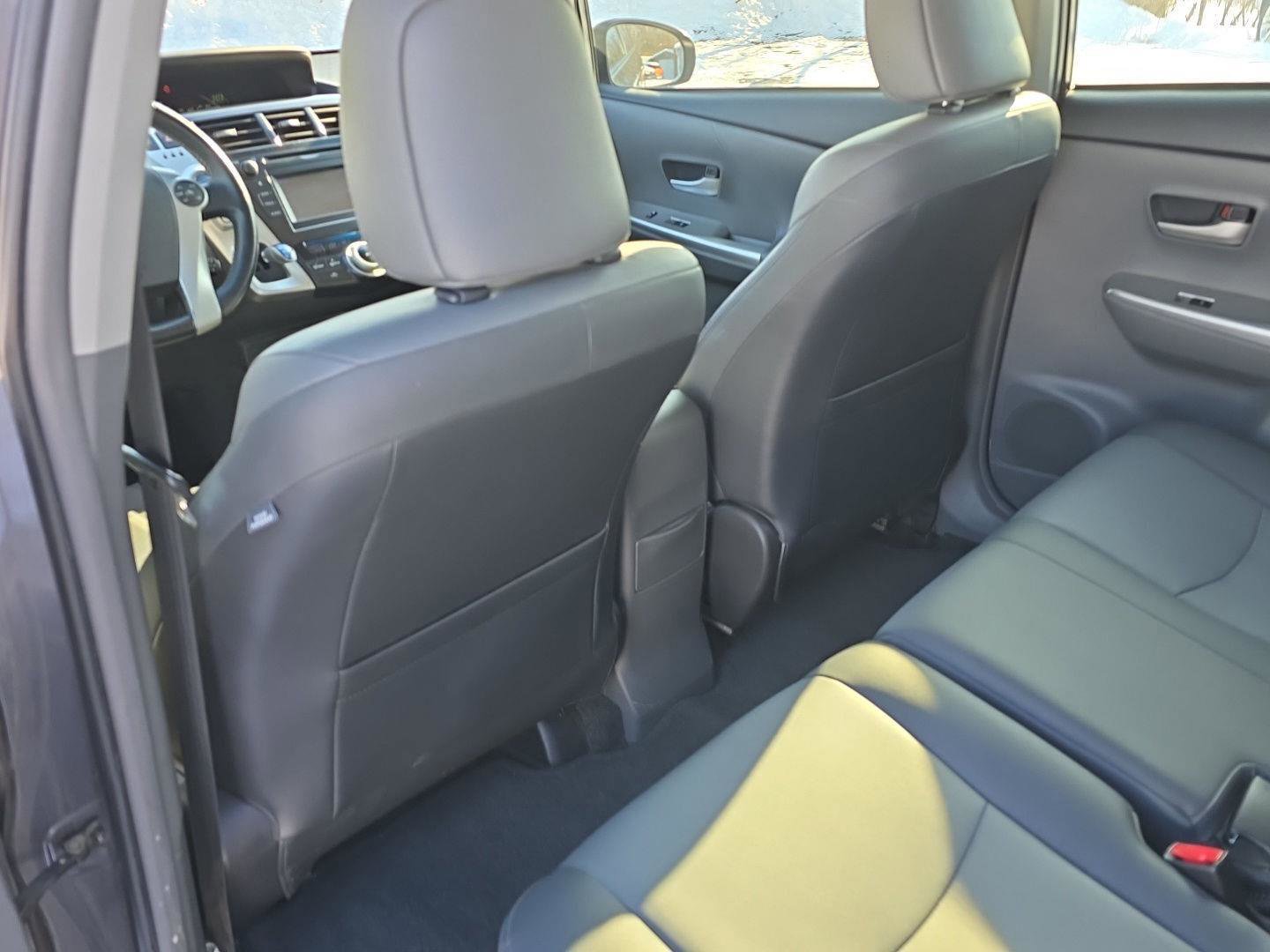 Used 2014 Toyota Prius V Five image 24