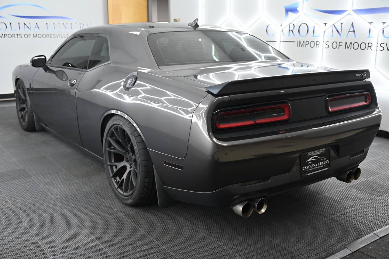Used 2015 Dodge Challenger SRT Hellcat RWD image 2