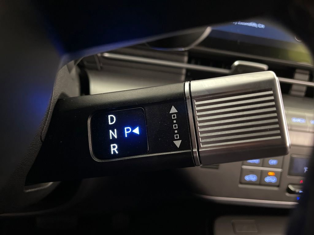 Certified 2025 Hyundai Kona Limited image 24