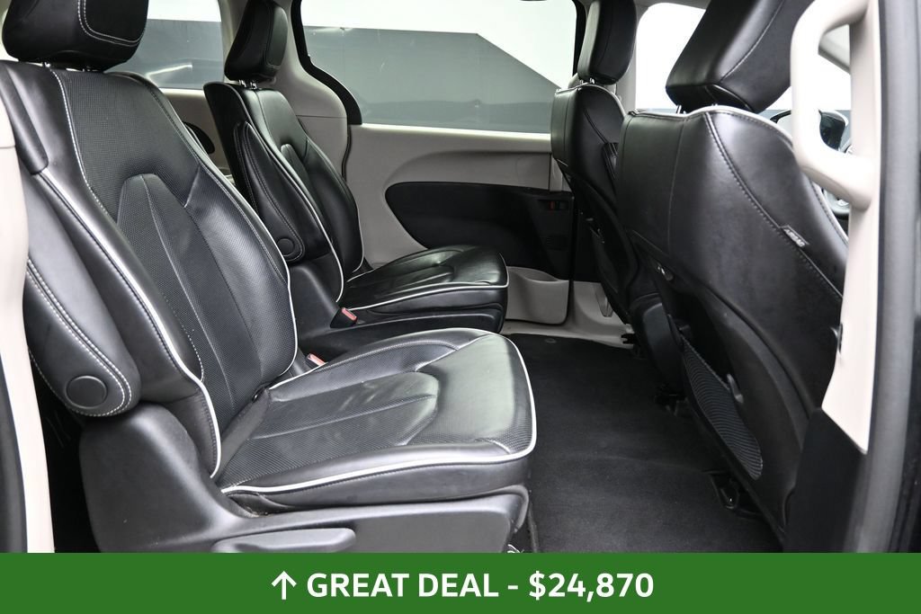 Used 2023 Chrysler Pacifica Limited FWD image 23