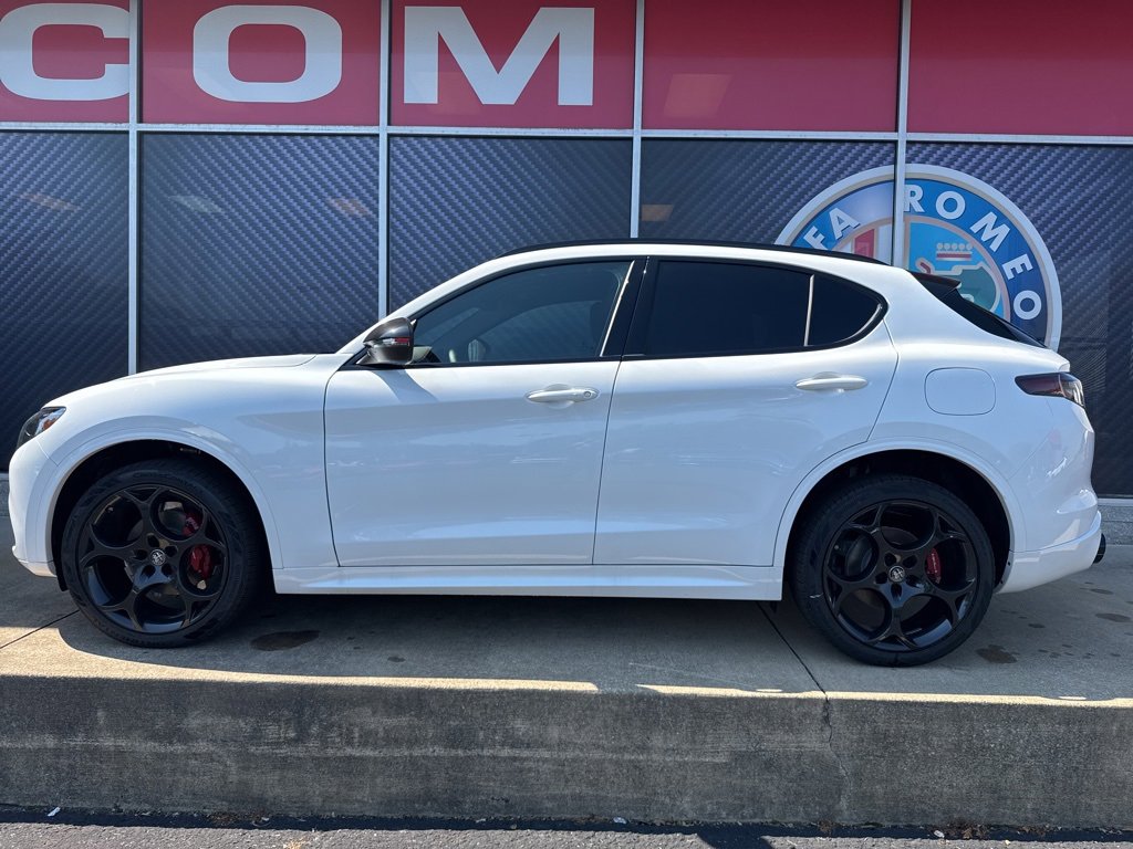 New 2025 Alfa Romeo Stelvio Tributo Italiano w/ Driving Assist Package image 9