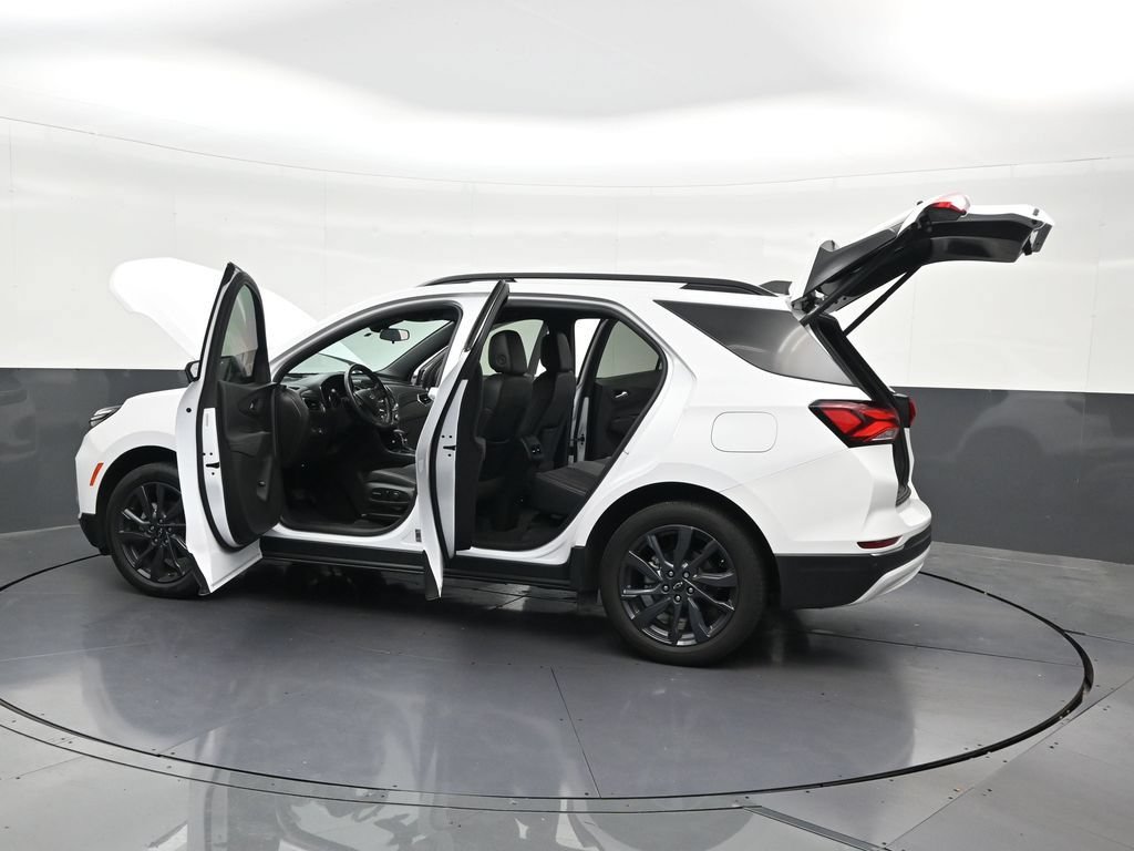 Used 2023 Chevrolet Equinox RS FWD image 34