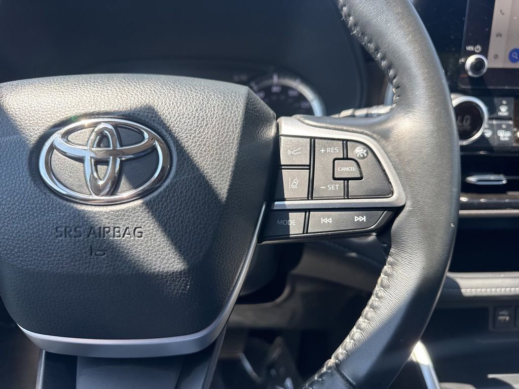 Used 2023 Toyota Highlander LE image 15