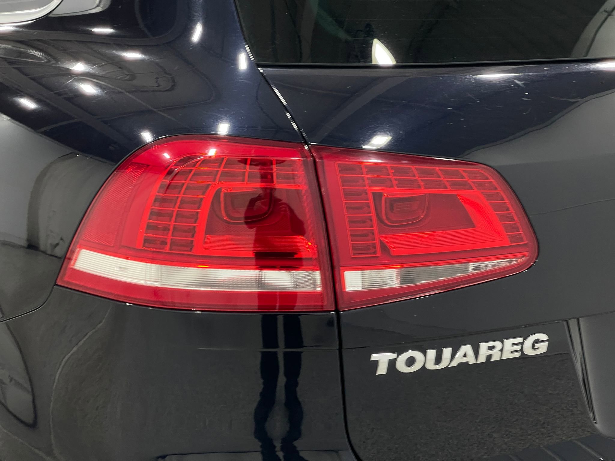 Used 2017 Volkswagen Touareg Wolfsburg Edition AWD/4WD image 35