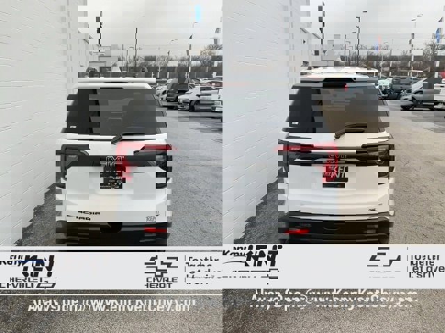 Certified 2023 GMC Acadia SLE w/ Driver Convenience Package image 6