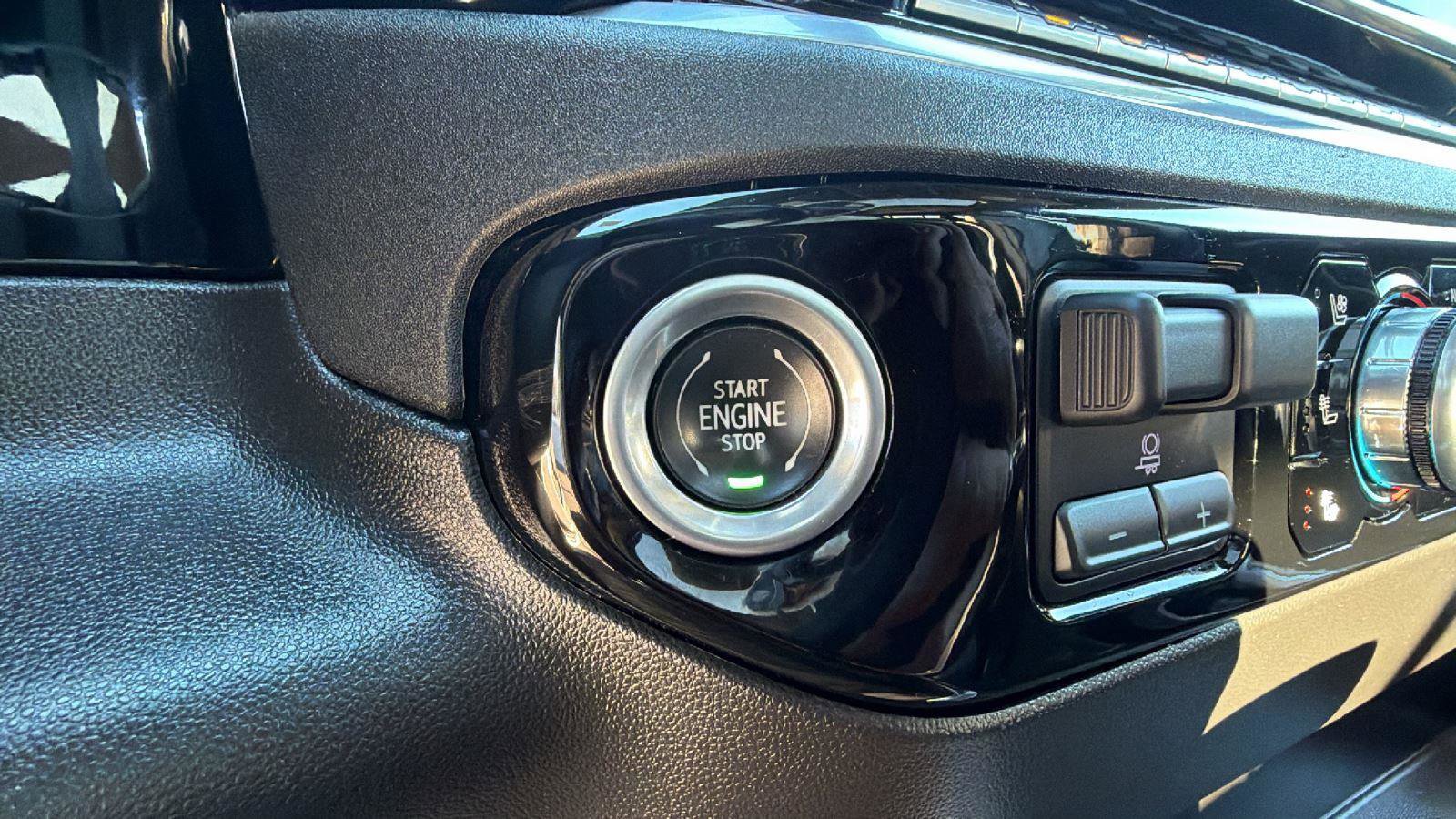 Used 2022 GMC Sierra 1500 SLT w/ SLT Premium Plus Package image 16