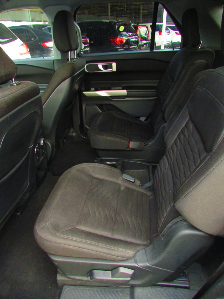 Used 2020 Ford Explorer XLT image 12