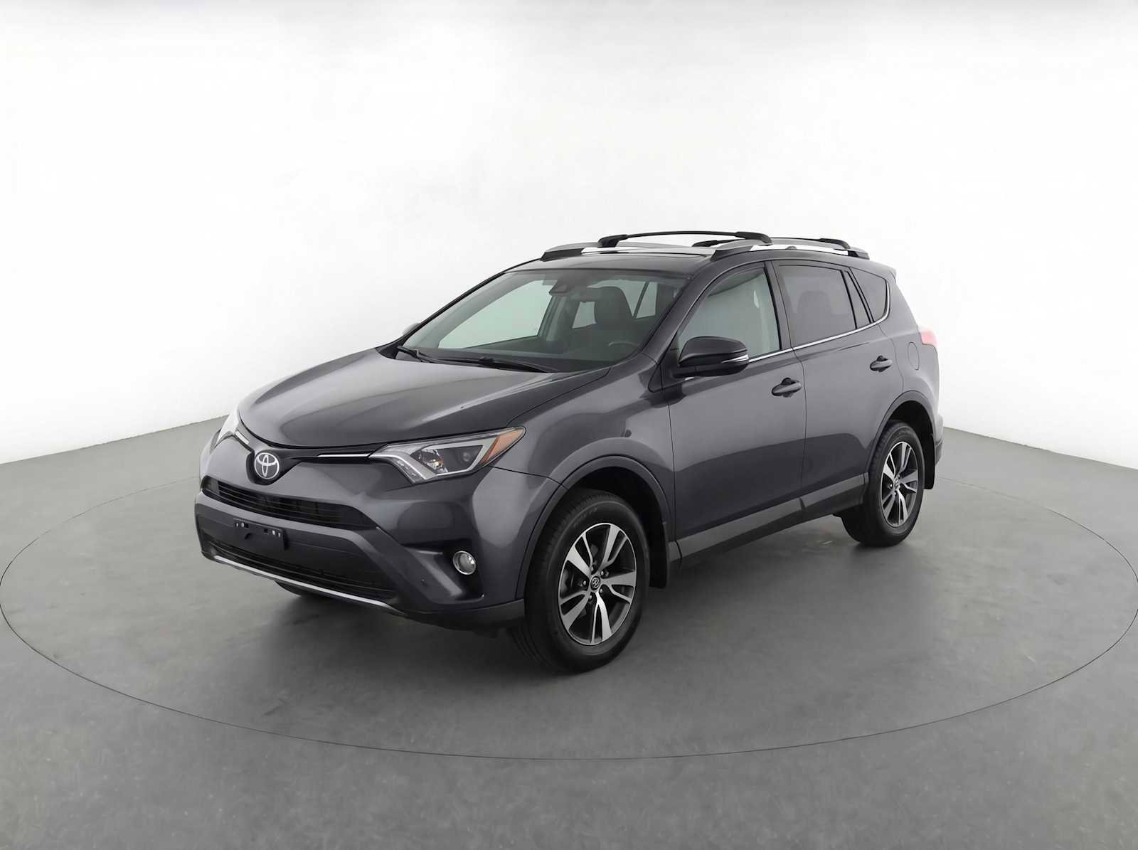 Used 2018 Toyota RAV4 XLE w/ Plus Extra Value Package AWD/4WD image 1