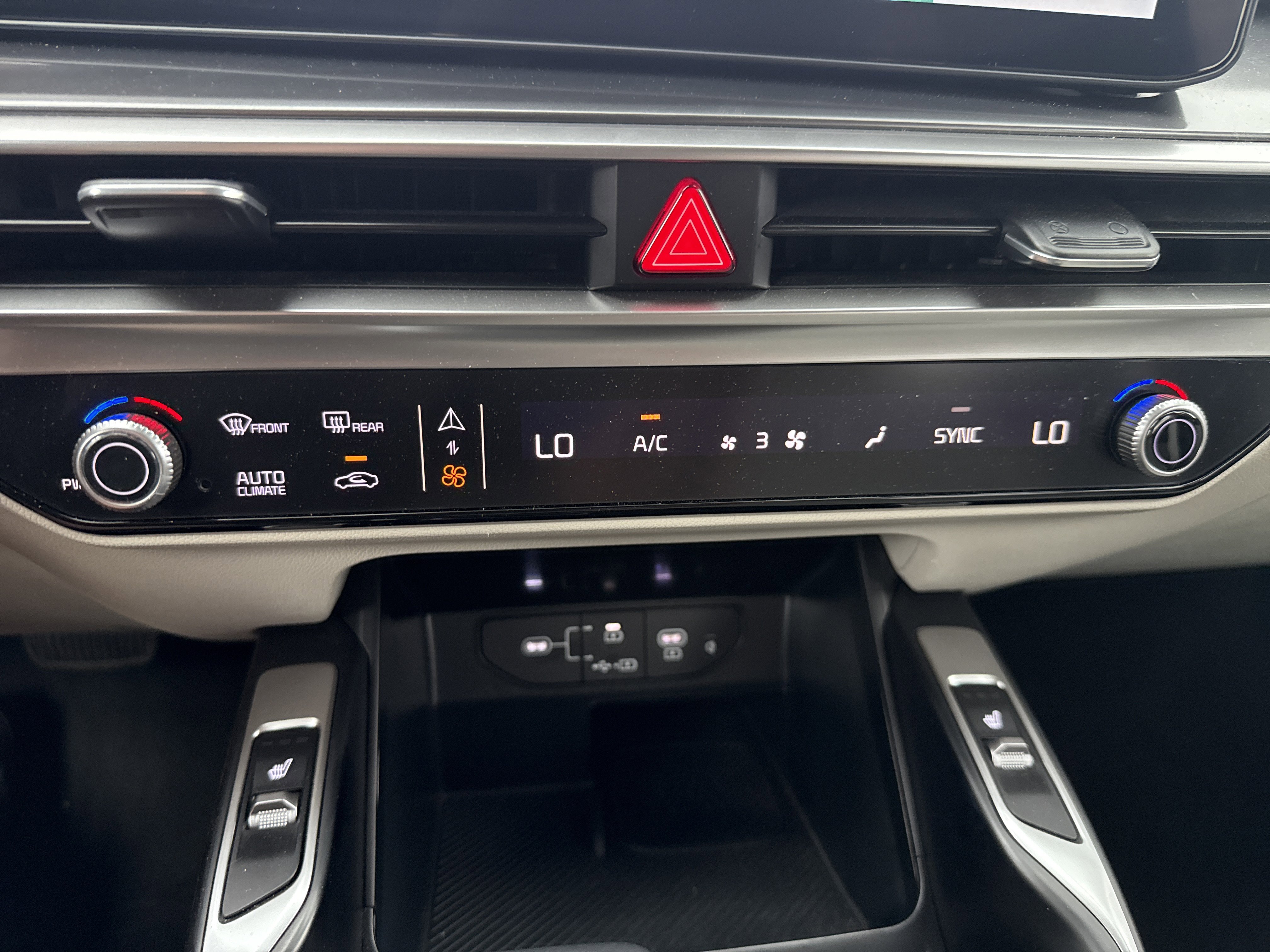 Certified 2024 Kia Sorento S AWD/4WD image 26
