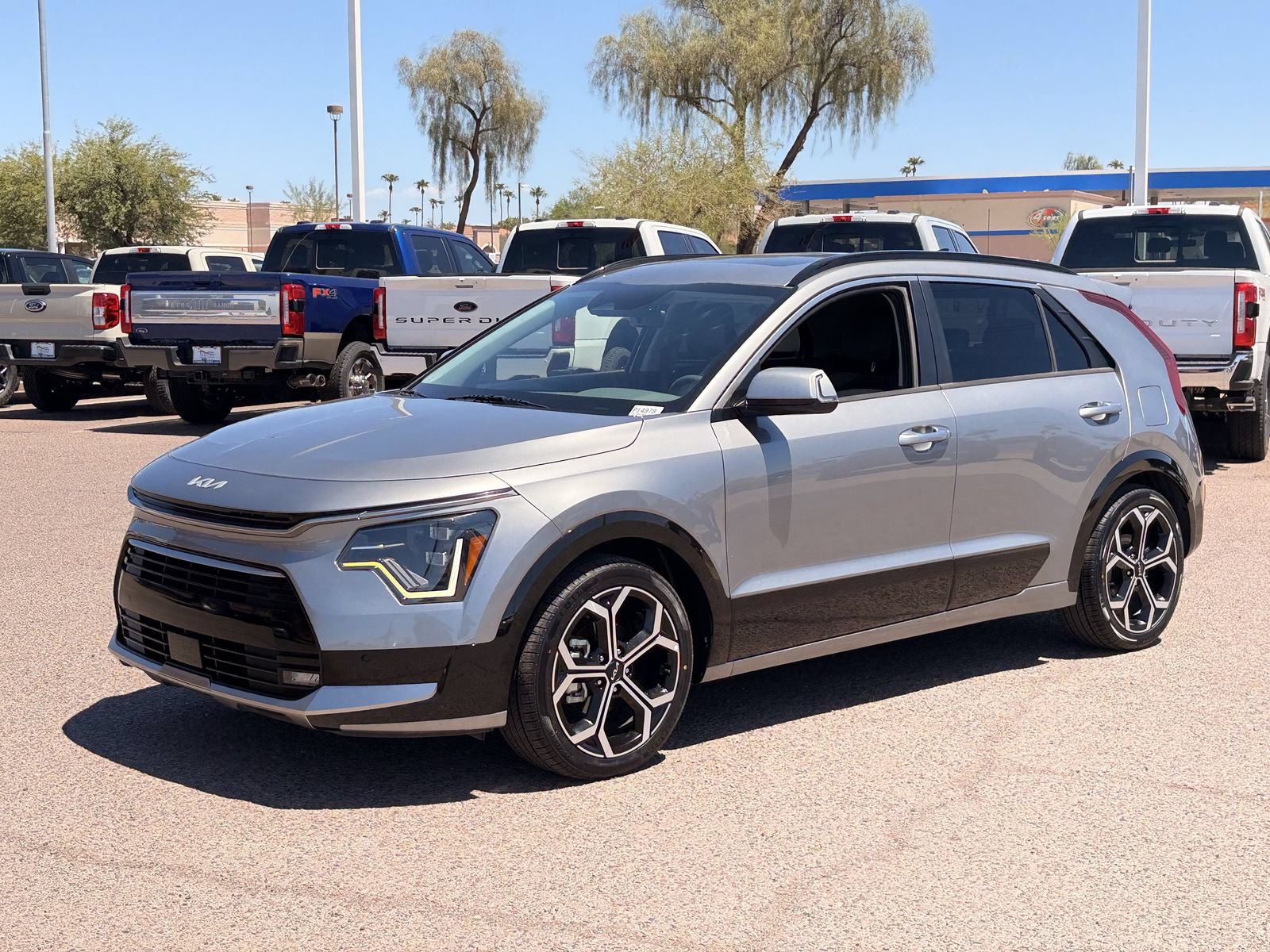 Used 2023 Kia Niro SX Touring FWD image 32