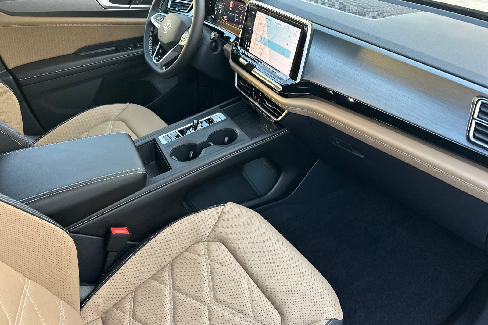 New 2026 Volkswagen Atlas Cross Sport SE image 14