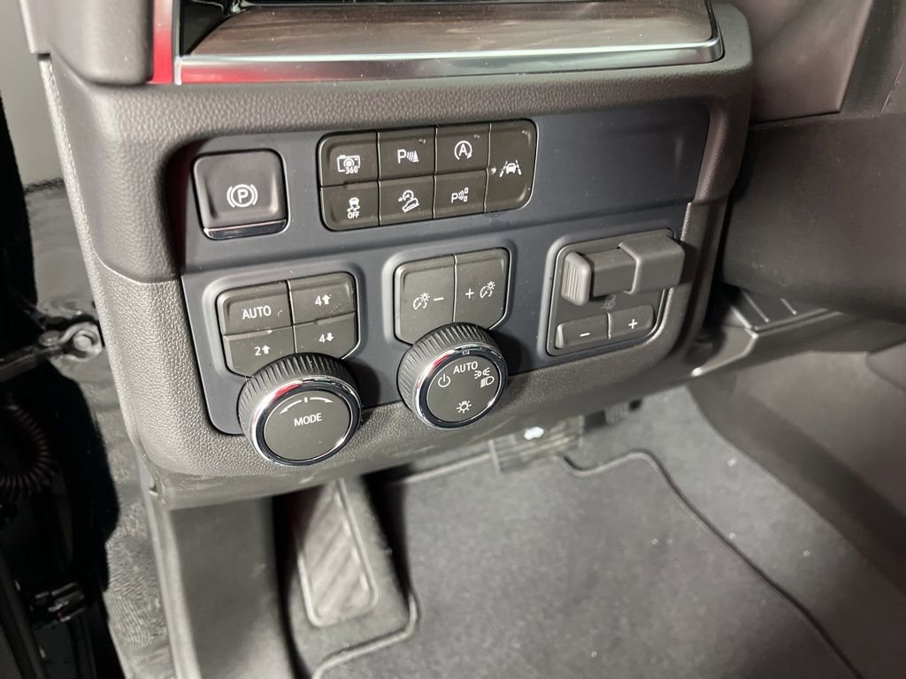 New 2026 Chevrolet Suburban LS image 27