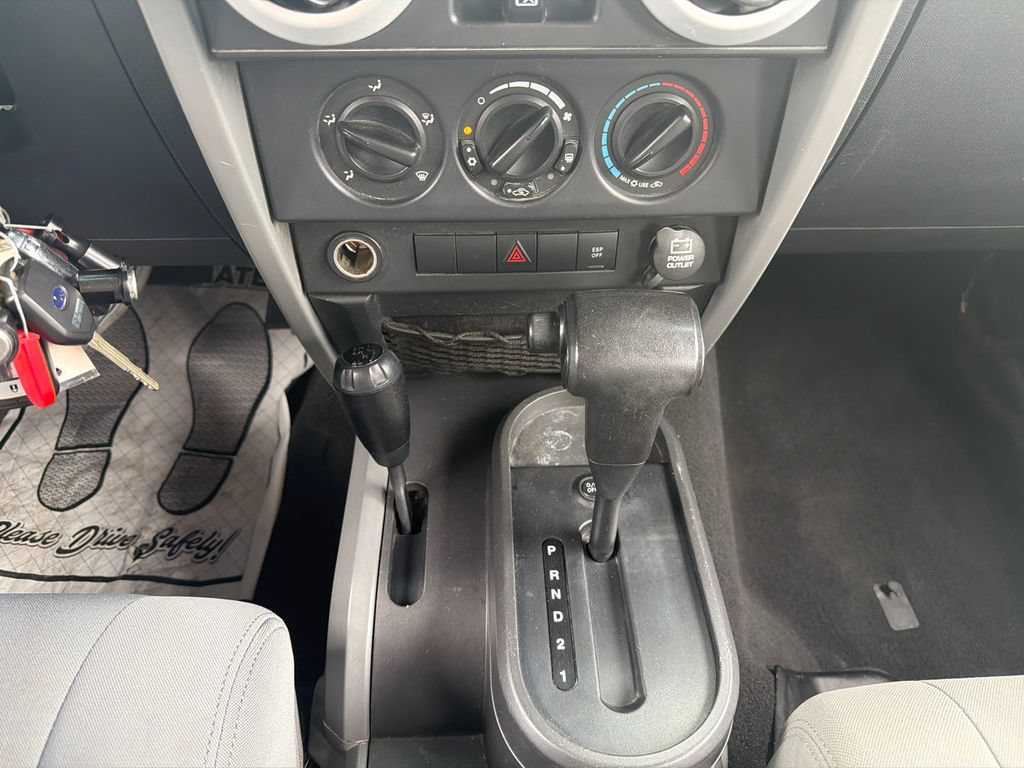 Used 2009 Jeep Wrangler Unlimited Sahara w/ Trailer Tow Group AWD/4WD image 21
