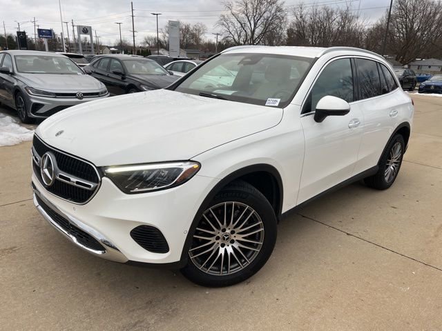 Used 2025 Mercedes-Benz GLC 300 GLC 300 image 3