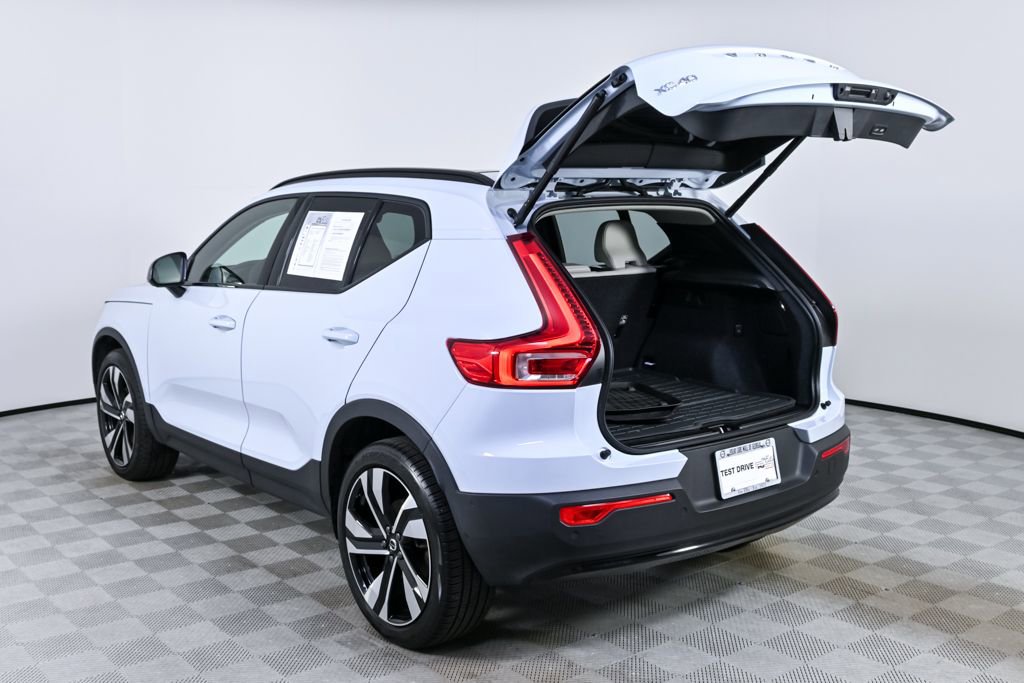 Certified 2024 Volvo XC40 B5 Plus w/ Protection Package Premier image 34