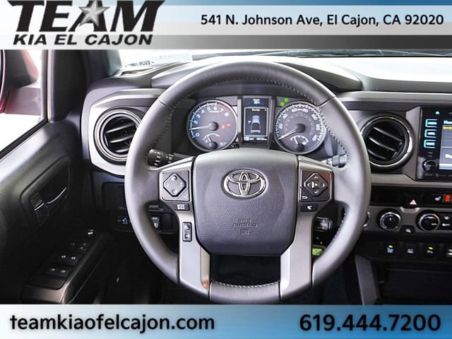 Used 2017 Toyota Tacoma TRD Sport AWD/4WD image 22