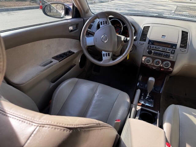 Used 2005 Nissan Altima 3.5 SE w/ (V01) Leather Pkg FWD image 22
