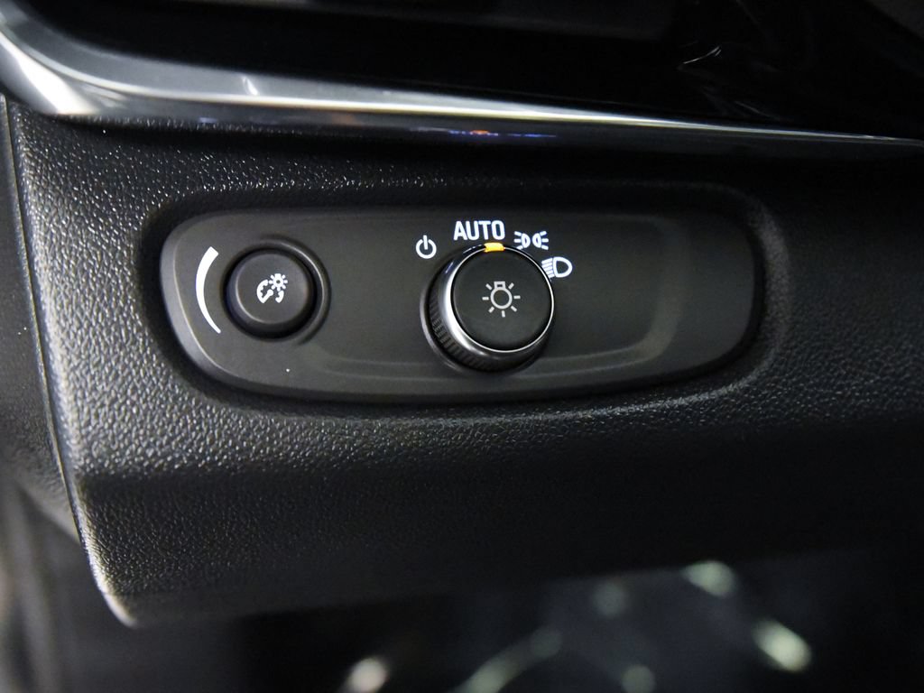 Used 2025 Buick Envista Avenir FWD image 20