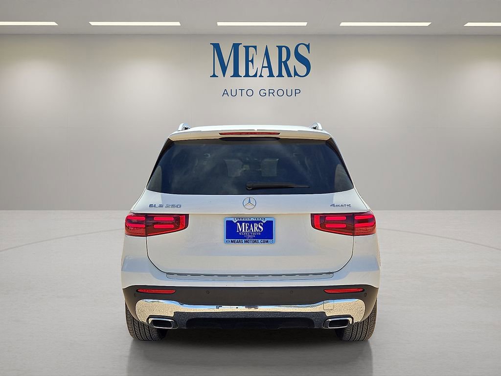 Used 2025 Mercedes-Benz GLB 250 4MATIC image 4