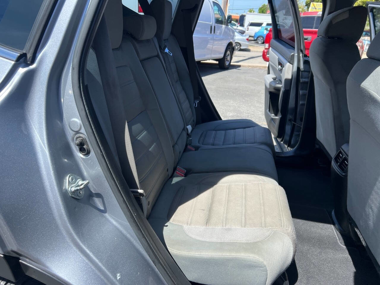 Used 2017 Honda CR-V LX image 12