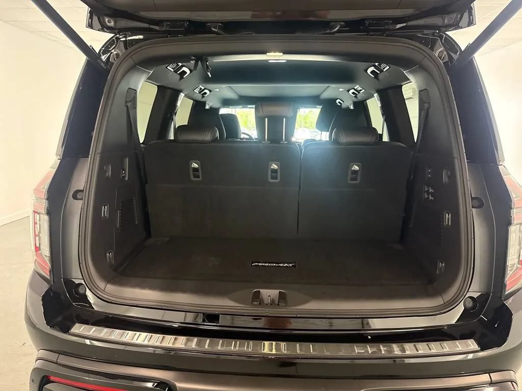 Certified 2025 Nissan Armada PRO-4X w/ Pro-4X Premium Package AWD/4WD image 8