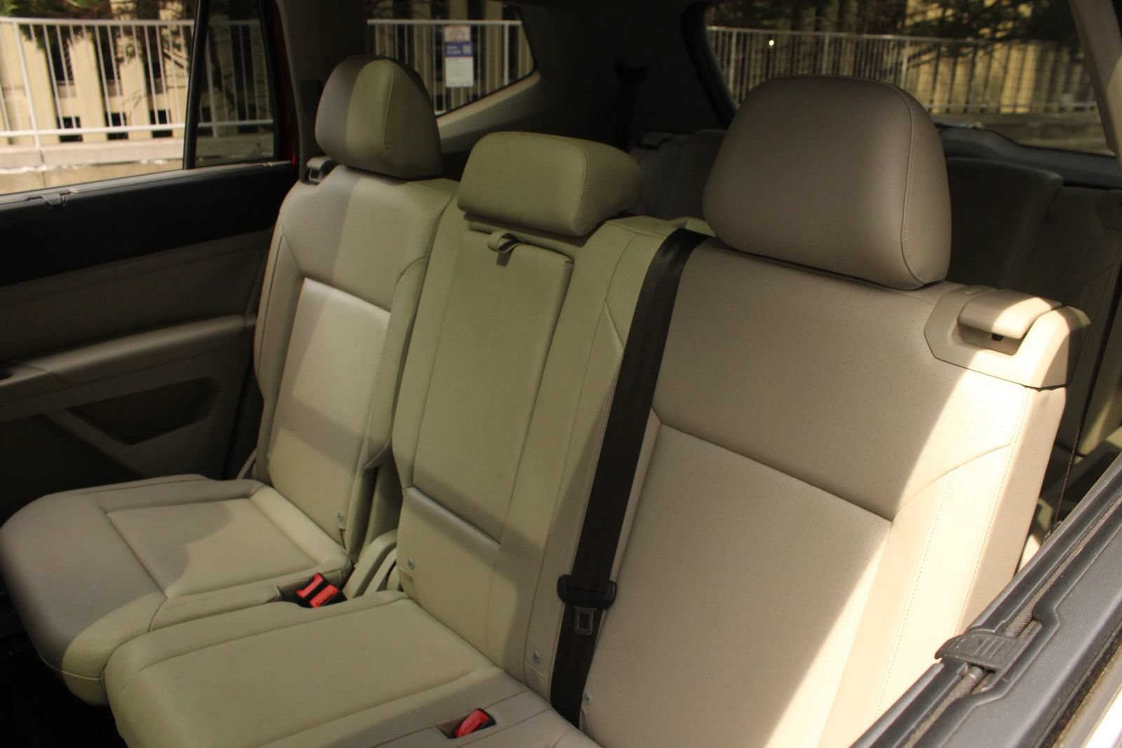 Used 2018 Volkswagen Atlas SEL FWD image 17