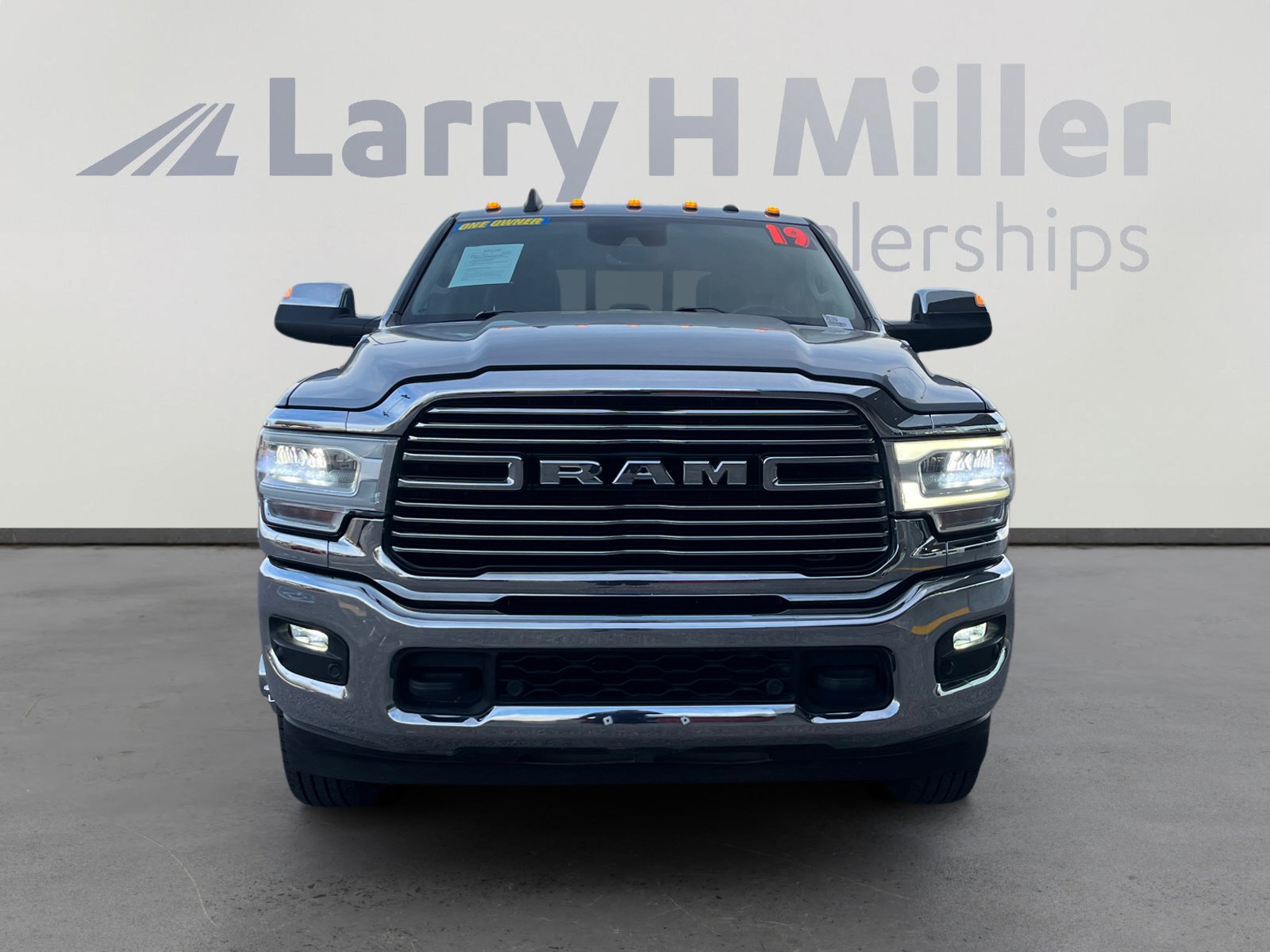 Used 2019 RAM 3500 Laramie image 8