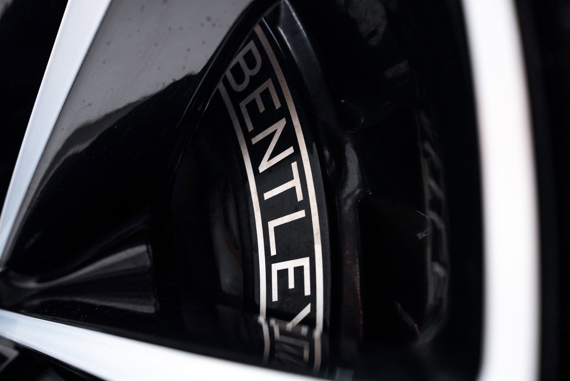 Used 2021 Bentley Bentayga image 20