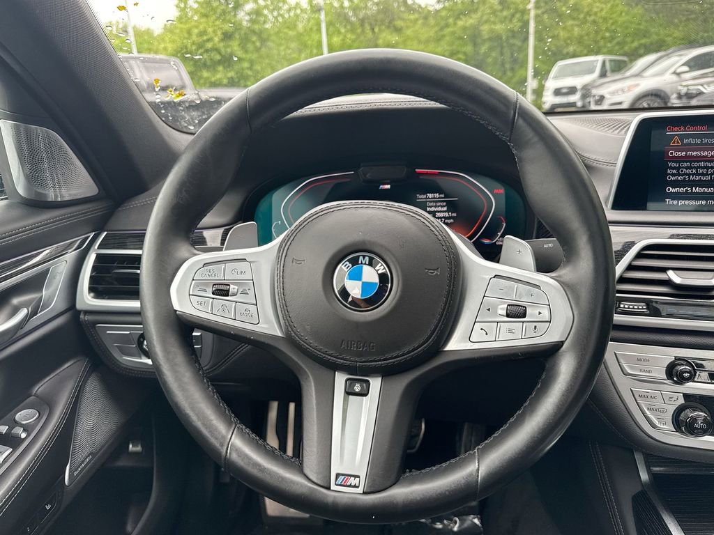 Used 2022 BMW 750i xDrive w/ Executive Package AWD/4WD image 11