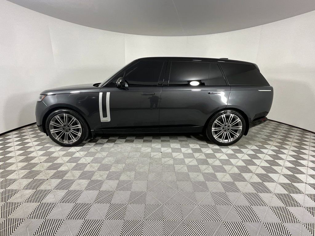 Certified 2024 Land Rover Range Rover Long Wheelbase Autobiography image 2