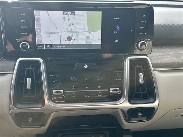 Used 2022 Kia Sorento EX w/ Panoramic Sunroof Package image 25