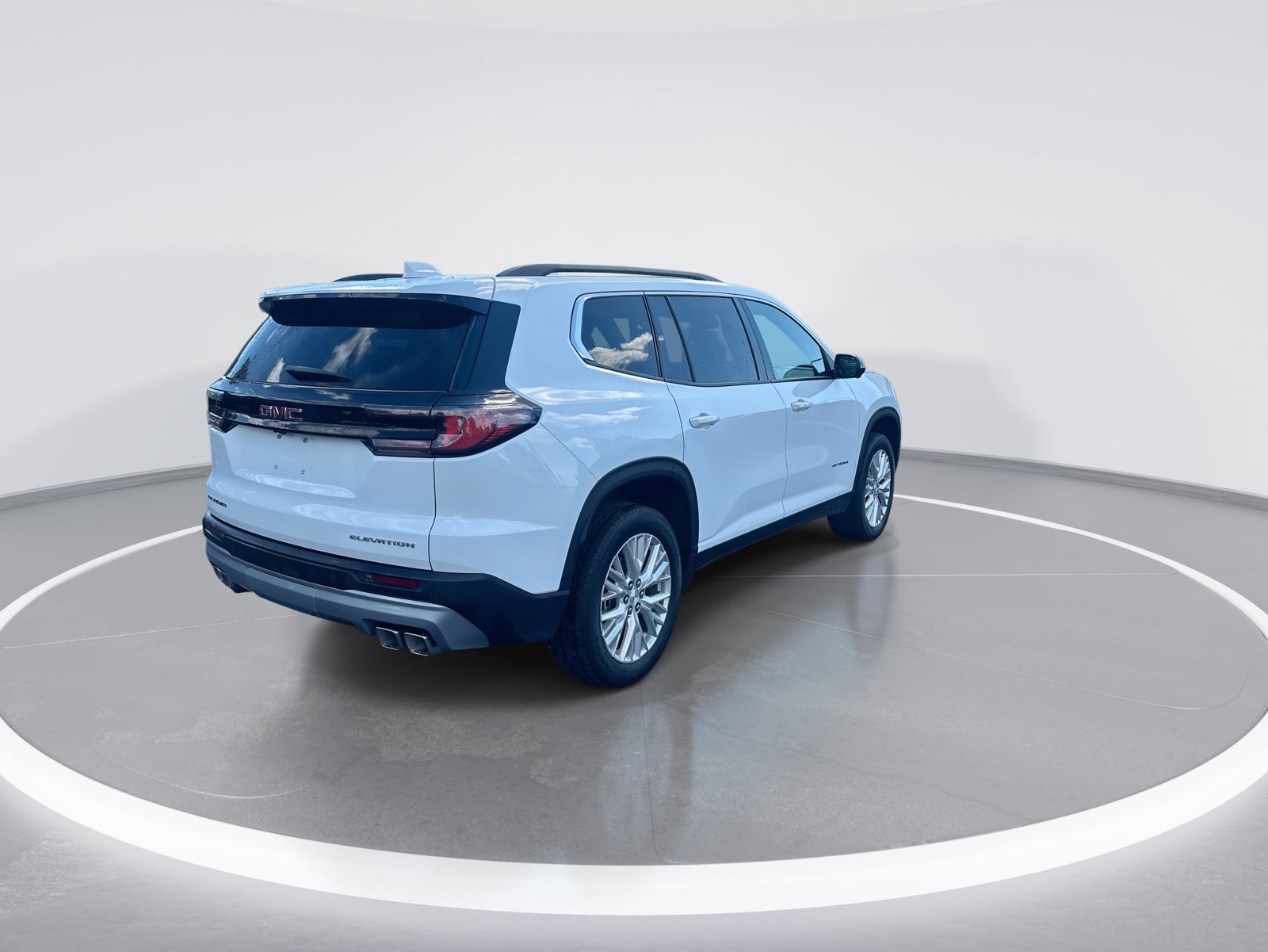 Used 2026 GMC Acadia Elevation w/ Elevation Premium Package FWD image 9