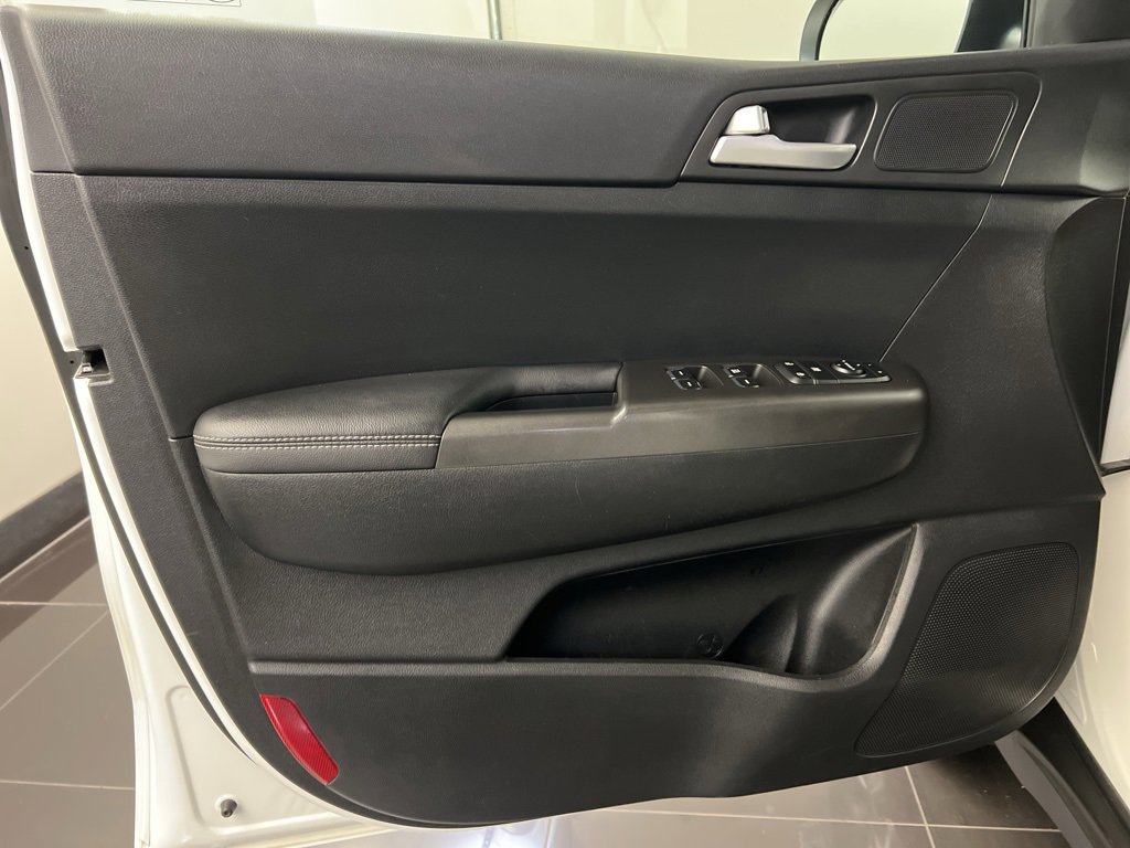 Used 2021 Kia Sportage LX image 26
