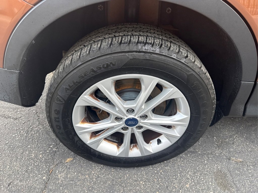 Used 2017 Ford Escape SE w/ SE Cold Weather Package image 18