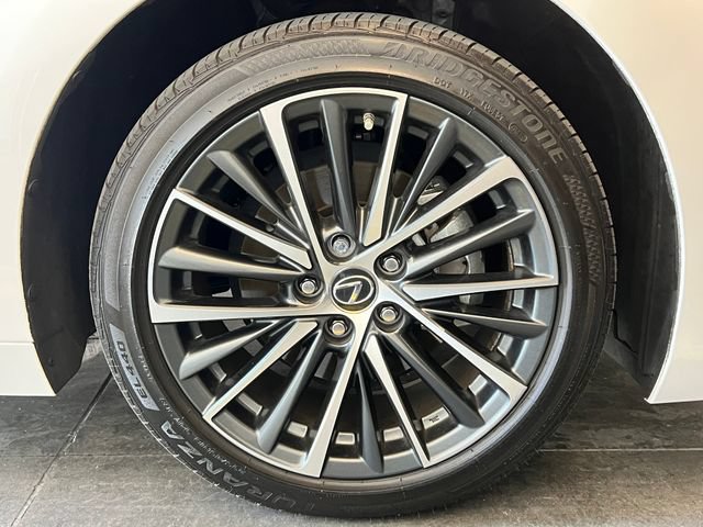 Used 2025 Lexus ES 300h w/ Premium Package FWD image 14