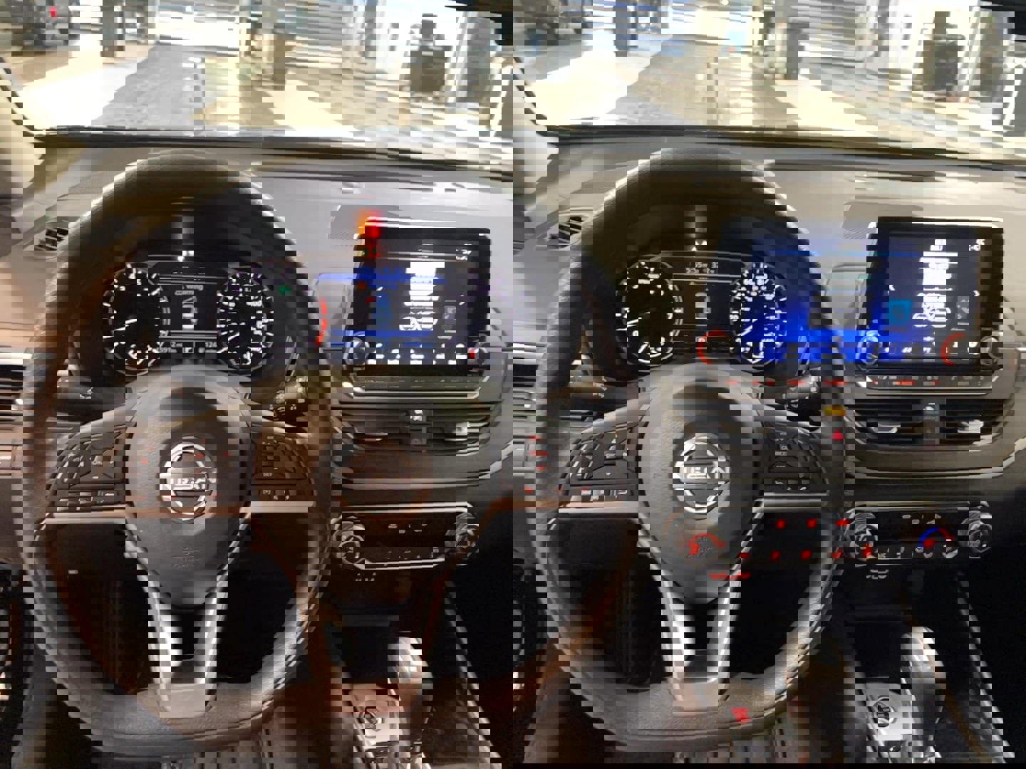 Used 2024 Nissan Altima 2.5 SV image 12