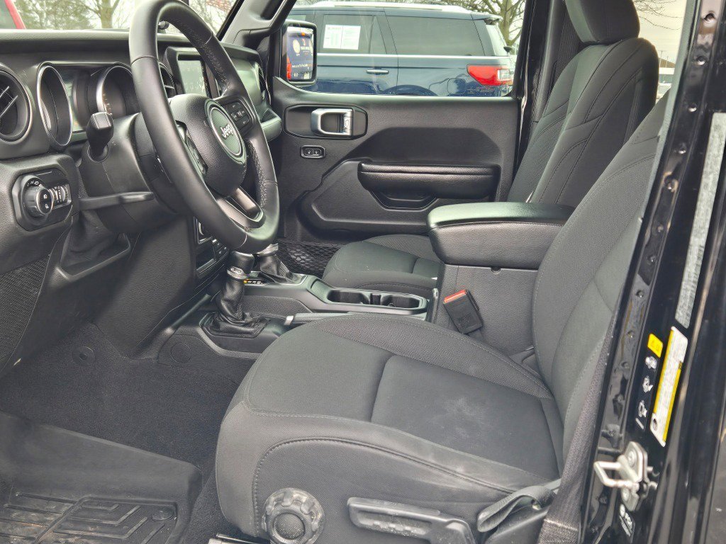 Used 2021 Jeep Gladiator Willys image 17