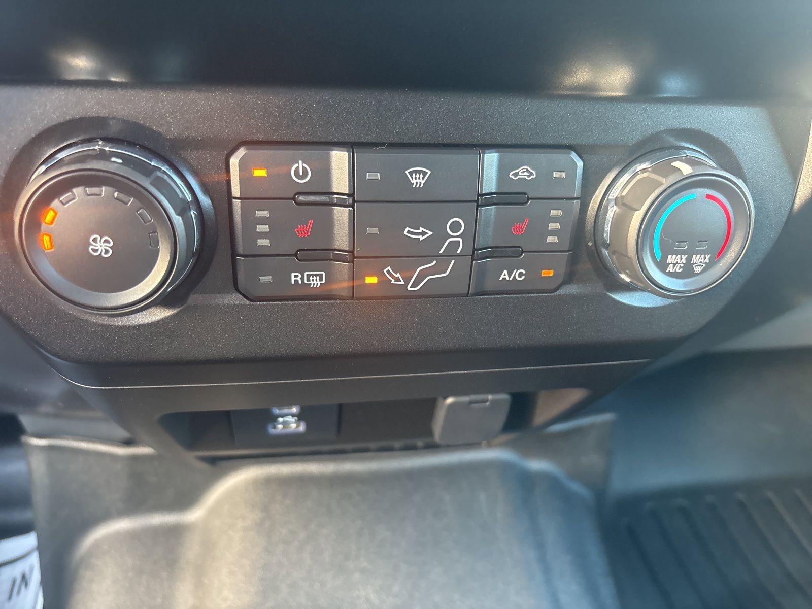 Used 2022 Ford F250 XLT w/ XLT Premium Package image 19