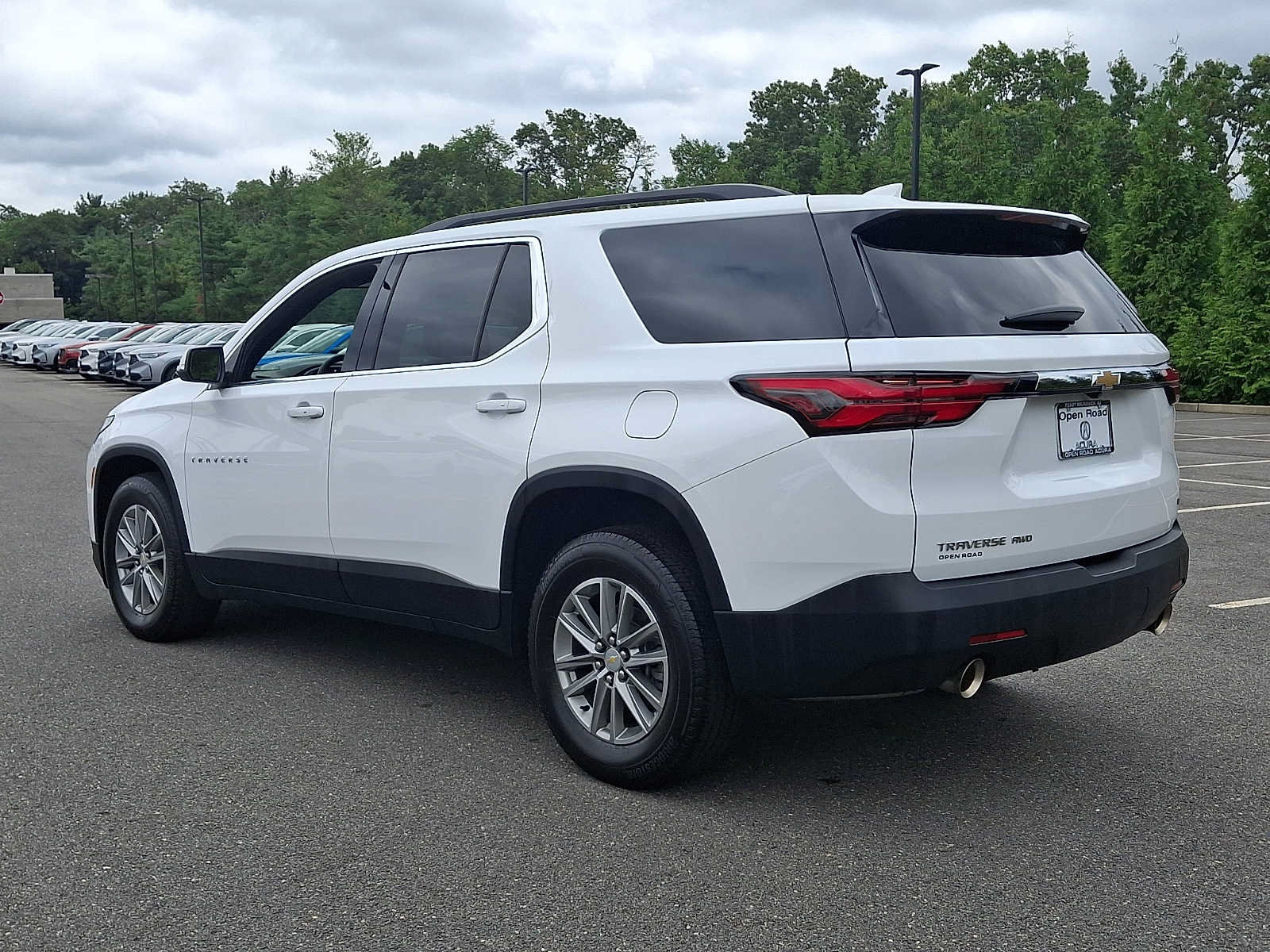 Used 2023 Chevrolet Traverse LT AWD/4WD image 4