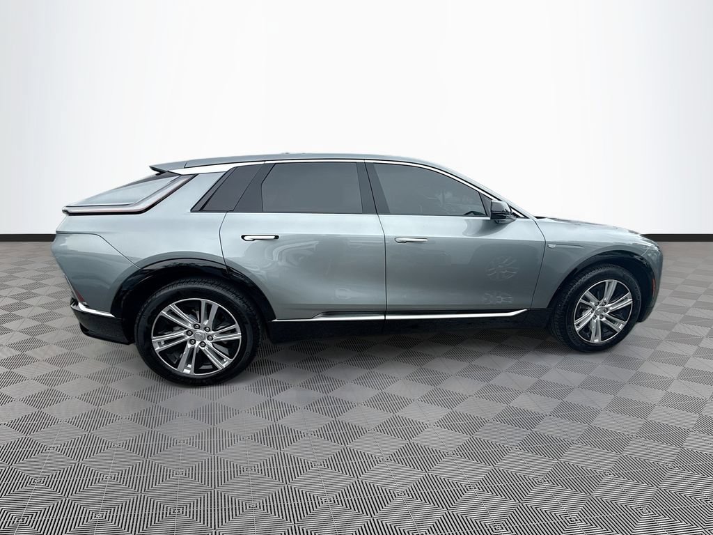 Used 2024 Cadillac Lyriq Tech RWD image 8