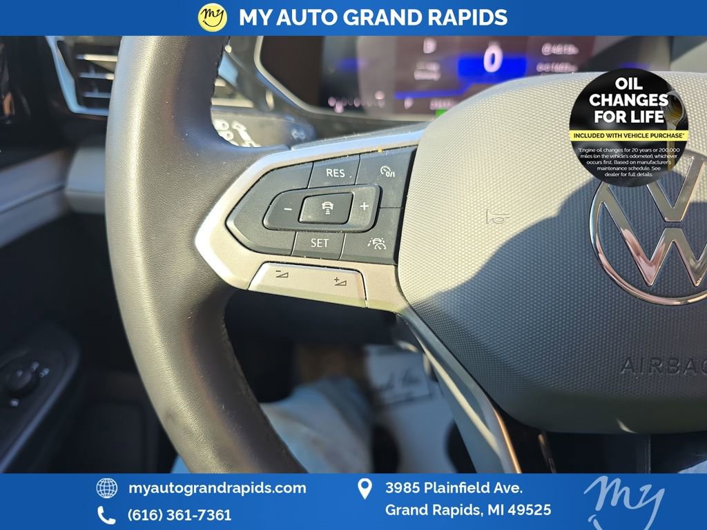 Used 2024 Volkswagen Taos SE image 14