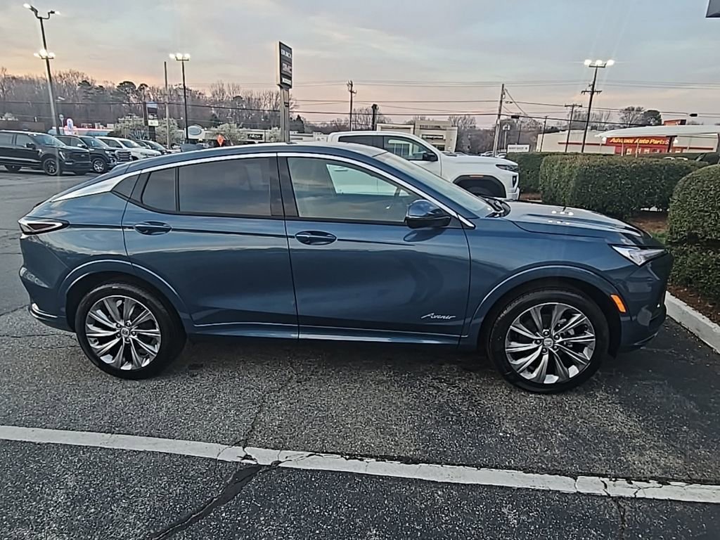 New 2026 Buick Envista Avenir image 2