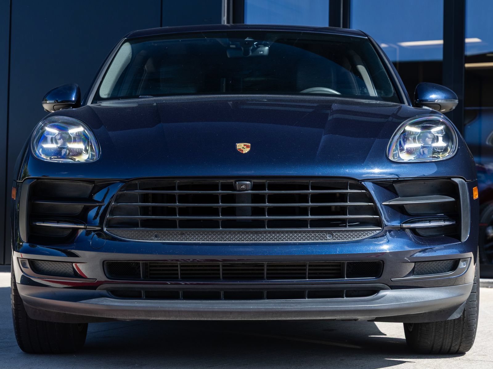 Certified 2021 Porsche Macan AWD/4WD image 8
