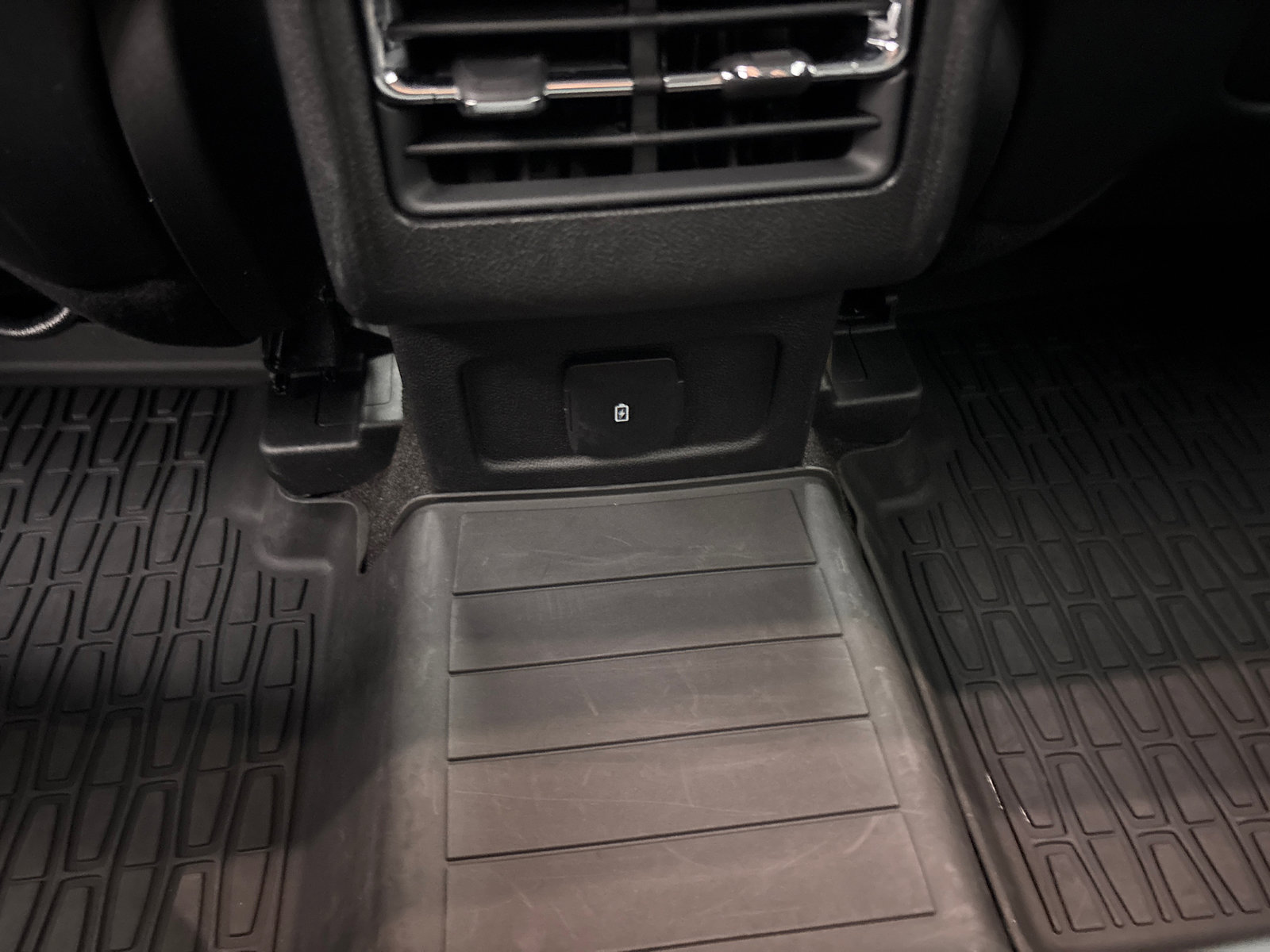 Used 2022 Lincoln Corsair FWD image 32