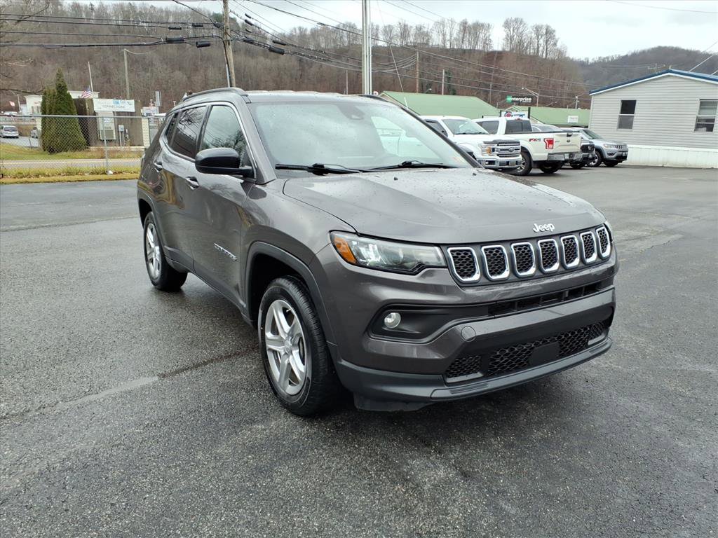 Used 2024 Jeep Compass Latitude image 6